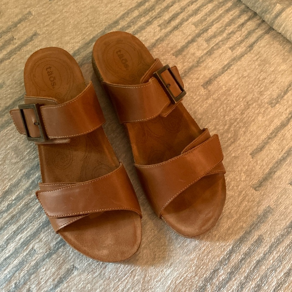 Taos Leather Strap sandals women’s size 10 great condition